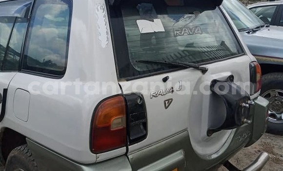 Buy Used Toyota RAV4 White Car in Dodoma in Dodoma Buy Used Toyota RAV4 White Car in Dodoma in Dodoma