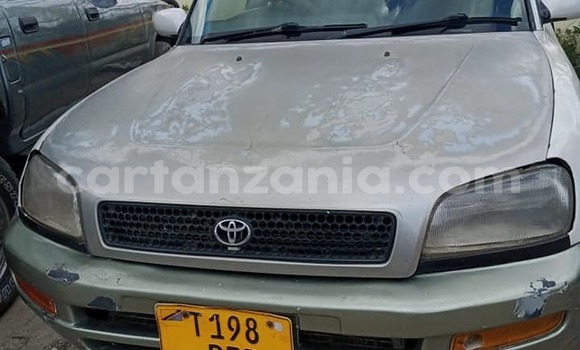 Buy Used Toyota RAV4 White Car in Dodoma in Dodoma Buy Used Toyota RAV4 White Car in Dodoma in Dodoma