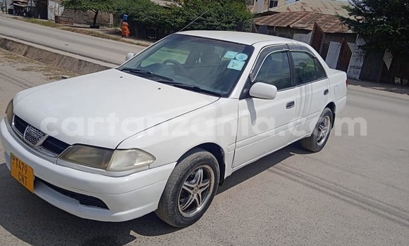 Nunua Ilio tumika Toyota Carina Nyeupe Gari ndani ya Dodoma nchini Dodoma