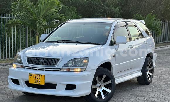 Buy Used Toyota Harrier White Car in Dar es Salaam in Dar es Salaam