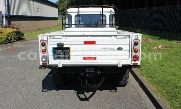Buy Used Land Rover Defender White Car in Arusha in Arusha Buy Used Land Rover Defender White Car in Arusha in Arusha