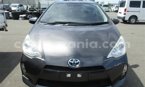 Nunua Imported Toyota Aqua Nyingine Gari ndani ya Dar es Salaam nchini Dar es Salaam