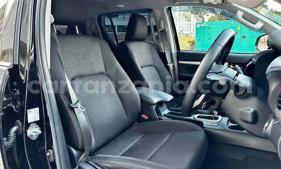 Nunua Imported Toyota Hilux Nyeusi Gari ndani ya Dar es Salaam nchini Dar es Salaam Nunua Imported Toyota Hilux Nyeusi Gari ndani ya Dar es Salaam nchini Dar es Salaam