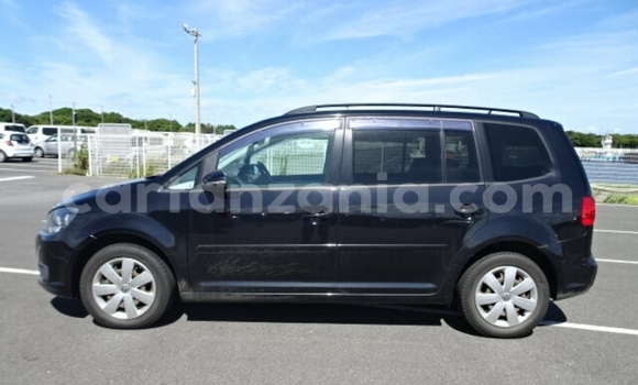Nunua Imported Volkswagen Touran Nyeusi Gari ndani ya Dar es Salaam nchini Dar es Salaam Nunua Imported Volkswagen Touran Nyeusi Gari ndani ya Dar es Salaam nchini Dar es Salaam
