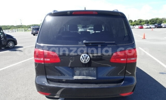 Nunua Imported Volkswagen Touran Nyeusi Gari ndani ya Dar es Salaam nchini Dar es Salaam Nunua Imported Volkswagen Touran Nyeusi Gari ndani ya Dar es Salaam nchini Dar es Salaam