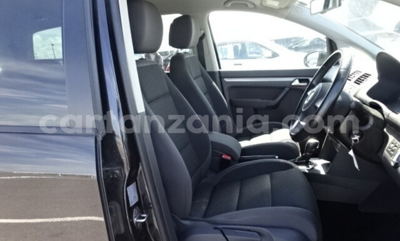 Nunua Imported Volkswagen Touran Nyeusi Gari ndani ya Dar es Salaam nchini Dar es Salaam Nunua Imported Volkswagen Touran Nyeusi Gari ndani ya Dar es Salaam nchini Dar es Salaam