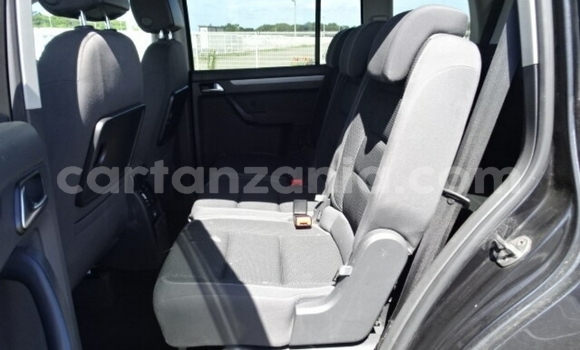 Nunua Imported Volkswagen Touran Nyeusi Gari ndani ya Dar es Salaam nchini Dar es Salaam Nunua Imported Volkswagen Touran Nyeusi Gari ndani ya Dar es Salaam nchini Dar es Salaam