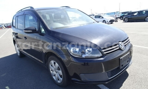 Nunua Imported Volkswagen Touran Nyeusi Gari ndani ya Dar es Salaam nchini Dar es Salaam Nunua Imported Volkswagen Touran Nyeusi Gari ndani ya Dar es Salaam nchini Dar es Salaam