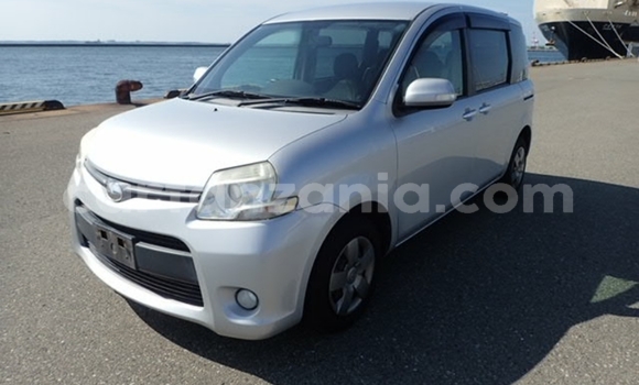 Buy Import Toyota Sienta Silver Car in Dar es Salaam in Dar es Salaam Buy Import Toyota Sienta Silver Car in Dar es Salaam in Dar es Salaam