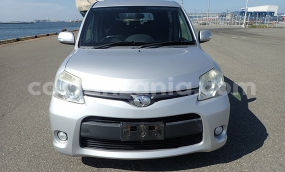 Buy Import Toyota Sienta Silver Car in Dar es Salaam in Dar es Salaam Buy Import Toyota Sienta Silver Car in Dar es Salaam in Dar es Salaam