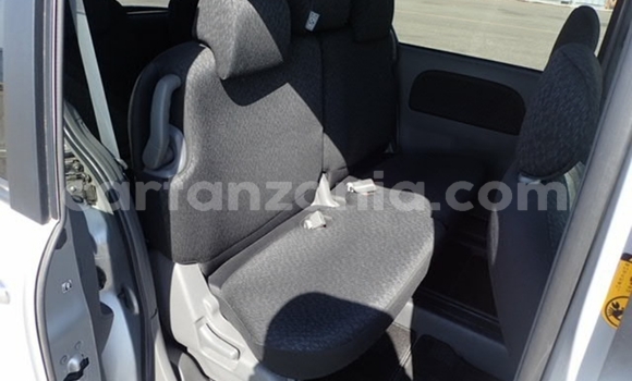 Buy Import Toyota Sienta Silver Car in Dar es Salaam in Dar es Salaam Buy Import Toyota Sienta Silver Car in Dar es Salaam in Dar es Salaam