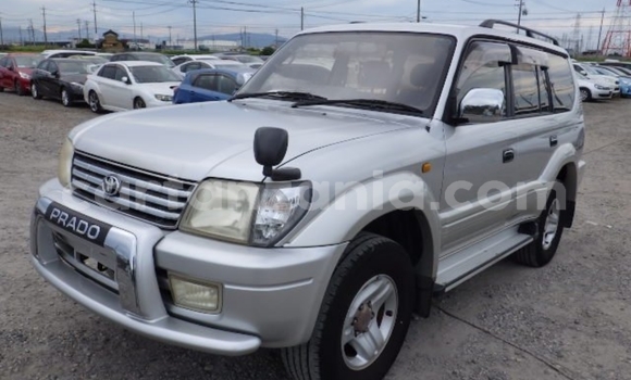 Nunua Imported Toyota Land Cruiser Prado Fedha Gari ndani ya Dar es Salaam nchini Dar es Salaam Nunua Imported Toyota Land Cruiser Prado Fedha Gari ndani ya Dar es Salaam nchini Dar es Salaam