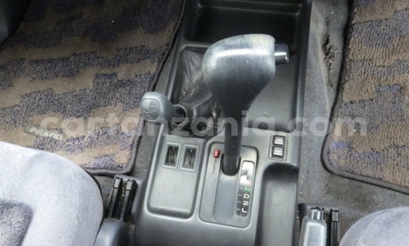 Nunua Imported Toyota Land Cruiser Prado Fedha Gari ndani ya Dar es Salaam nchini Dar es Salaam Nunua Imported Toyota Land Cruiser Prado Fedha Gari ndani ya Dar es Salaam nchini Dar es Salaam