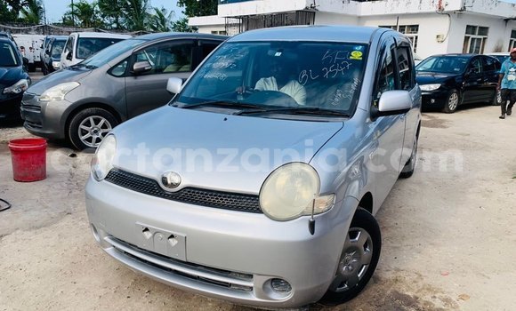 Nunua Mpya Toyota Sienta Fedha Gari ndani ya Dar es Salaam nchini Dar es Salaam