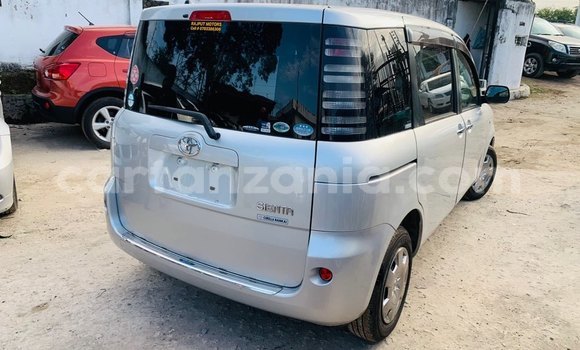 Buy New Toyota Sienta Silver Car in Dar es Salaam in Dar es Salaam Buy New Toyota Sienta Silver Car in Dar es Salaam in Dar es Salaam
