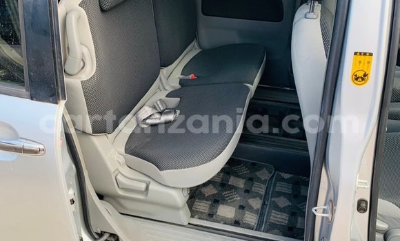 Buy New Toyota Sienta Silver Car in Dar es Salaam in Dar es Salaam Buy New Toyota Sienta Silver Car in Dar es Salaam in Dar es Salaam