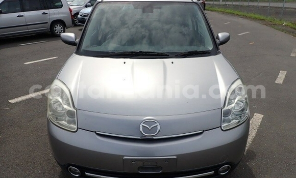 Nunua Imported Mazda Verisa Fedha Gari ndani ya Dar es Salaam nchini Dar es Salaam