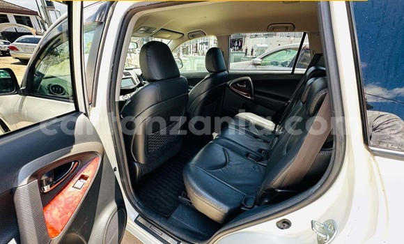 Buy New Toyota Vanguard White Car in Dar es Salaam in Dar es Salaam Buy New Toyota Vanguard White Car in Dar es Salaam in Dar es Salaam