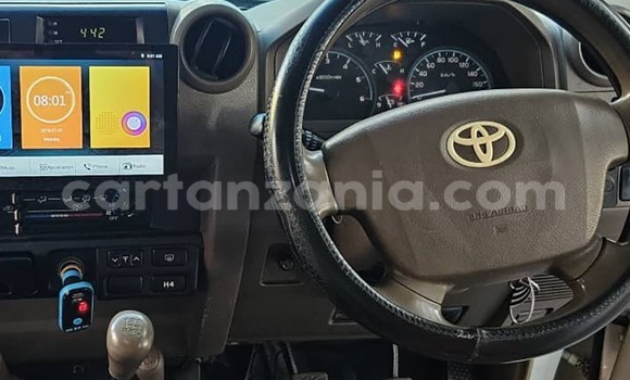 Buy Used Toyota Land Cruiser White Car in Dar es Salaam in Dar es Salaam Buy Used Toyota Land Cruiser White Car in Dar es Salaam in Dar es Salaam