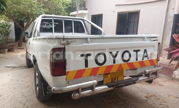 Buy Used Toyota Hilux White Car in Dodoma in Dodoma Buy Used Toyota Hilux White Car in Dodoma in Dodoma
