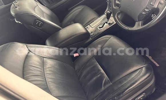 Buy Used Toyota Crown White Car in Dodoma in Dodoma Buy Used Toyota Crown White Car in Dodoma in Dodoma