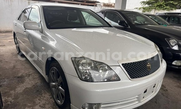Buy Used Toyota Crown White Car in Dodoma in Dodoma Buy Used Toyota Crown White Car in Dodoma in Dodoma