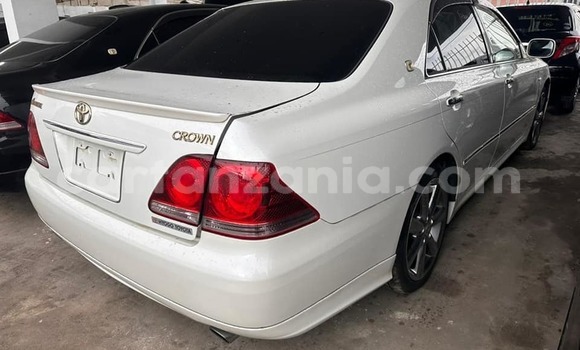 Buy Used Toyota Crown White Car in Dodoma in Dodoma Buy Used Toyota Crown White Car in Dodoma in Dodoma