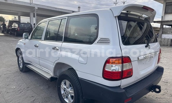 Buy Used Toyota Land Cruiser White Car in Dodoma in Dodoma Buy Used Toyota Land Cruiser White Car in Dodoma in Dodoma