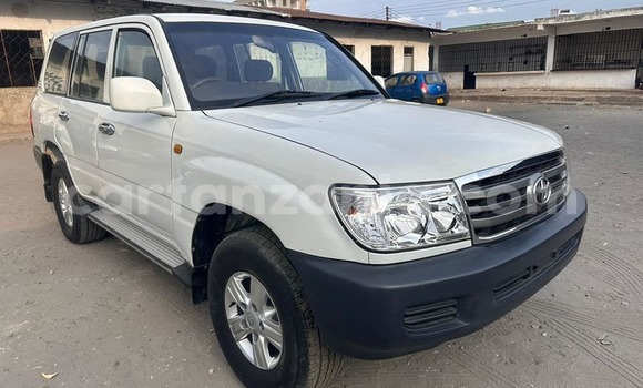 Buy Used Toyota Land Cruiser White Car in Dodoma in Dodoma Buy Used Toyota Land Cruiser White Car in Dodoma in Dodoma