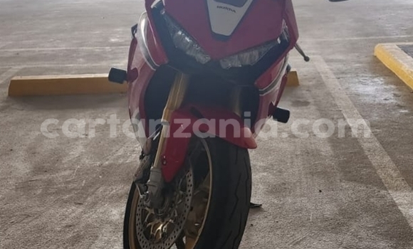 Buy Used Honda CBR 1000 RR Red Bike in Arusha in Arusha Buy Used Honda CBR 1000 RR Red Bike in Arusha in Arusha