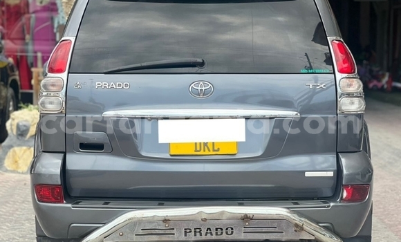 Nunua Ilio tumika Toyota Land Cruiser Prado Bluu Gari ndani ya Dar es Salaam nchini Dar es Salaam Nunua Ilio tumika Toyota Land Cruiser Prado Bluu Gari ndani ya Dar es Salaam nchini Dar es Salaam