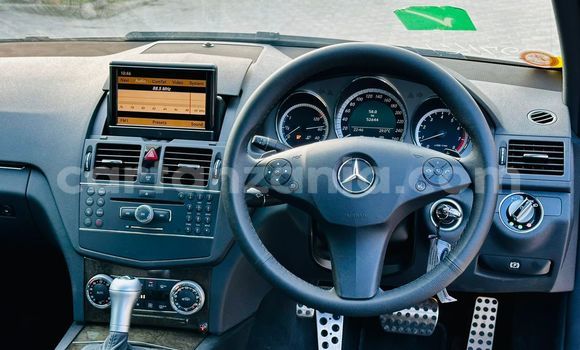 Nunua Imported Mercedes-Benz C-Classe Nyeusi Gari ndani ya Dar es Salaam nchini Dar es Salaam Nunua Imported Mercedes-Benz C-Classe Nyeusi Gari ndani ya Dar es Salaam nchini Dar es Salaam