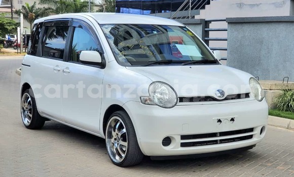 Buy Import Toyota Sienta White Car in Dar es Salaam in Dar es Salaam
