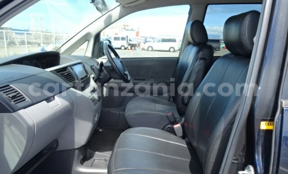 Nunua Imported Toyota Voxy Bluu Gari ndani ya Dar es Salaam nchini Dar es Salaam Nunua Imported Toyota Voxy Bluu Gari ndani ya Dar es Salaam nchini Dar es Salaam