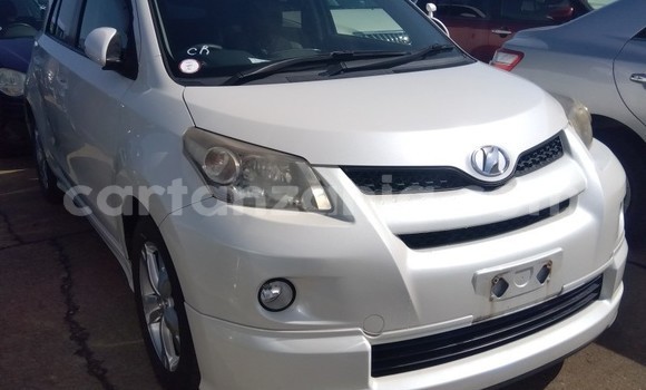 Buy Import Toyota IST White Car in Dar es Salaam in Dar es Salaam
