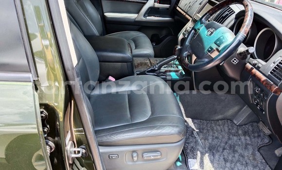 Buy New Toyota Land Cruiser Green Car in Dar es Salaam in Dar es Salaam Buy New Toyota Land Cruiser Green Car in Dar es Salaam in Dar es Salaam