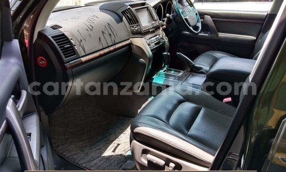 Buy New Toyota Land Cruiser Green Car in Dar es Salaam in Dar es Salaam Buy New Toyota Land Cruiser Green Car in Dar es Salaam in Dar es Salaam