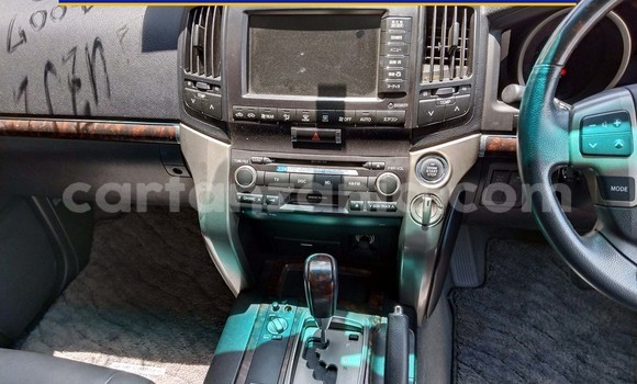 Buy New Toyota Land Cruiser Green Car in Dar es Salaam in Dar es Salaam Buy New Toyota Land Cruiser Green Car in Dar es Salaam in Dar es Salaam