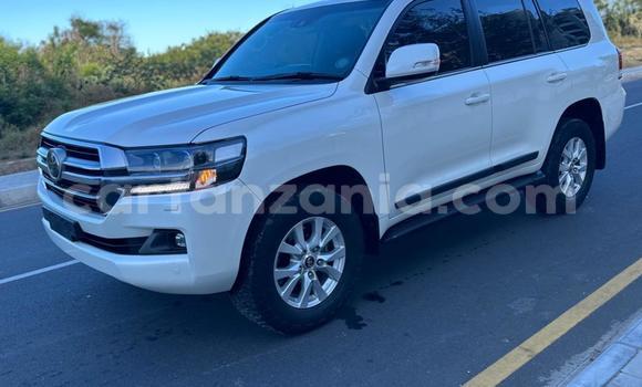 Buy Import Toyota Land Cruiser White Car in Dar es Salaam in Dar es Salaam Buy Import Toyota Land Cruiser White Car in Dar es Salaam in Dar es Salaam