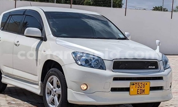 Buy Used Toyota RAV4 White Car in Dar es Salaam in Dar es Salaam Buy Used Toyota RAV4 White Car in Dar es Salaam in Dar es Salaam
