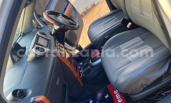 Nunua Ilio tumika Toyota IST Nyeupe Gari ndani ya Dar es Salaam nchini Dar es Salaam Nunua Ilio tumika Toyota IST Nyeupe Gari ndani ya Dar es Salaam nchini Dar es Salaam