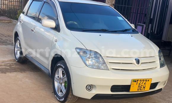 Nunua Ilio tumika Toyota IST Nyeupe Gari ndani ya Dar es Salaam nchini Dar es Salaam Nunua Ilio tumika Toyota IST Nyeupe Gari ndani ya Dar es Salaam nchini Dar es Salaam