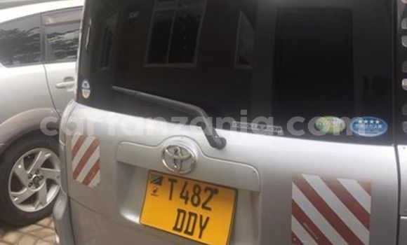 Buy Used Toyota Sienta Silver Car in Dar es Salaam in Dar es Salaam Buy Used Toyota Sienta Silver Car in Dar es Salaam in Dar es Salaam