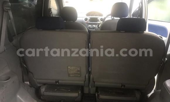 Buy Used Toyota Sienta Silver Car in Dar es Salaam in Dar es Salaam Buy Used Toyota Sienta Silver Car in Dar es Salaam in Dar es Salaam