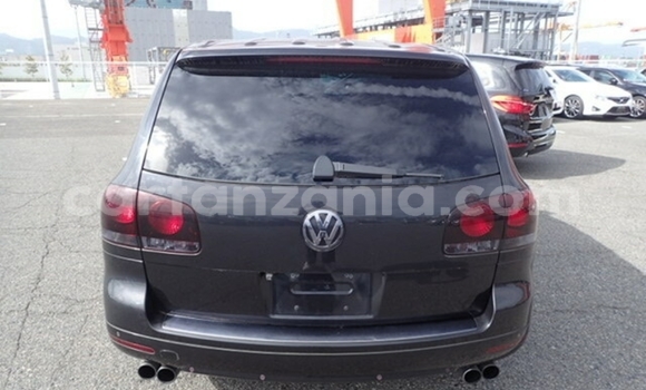 Nunua Imported Volkswagen Touareg Nyeusi Gari ndani ya Dar es Salaam nchini Dar es Salaam Nunua Imported Volkswagen Touareg Nyeusi Gari ndani ya Dar es Salaam nchini Dar es Salaam