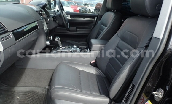Nunua Imported Volkswagen Touareg Nyeusi Gari ndani ya Dar es Salaam nchini Dar es Salaam Nunua Imported Volkswagen Touareg Nyeusi Gari ndani ya Dar es Salaam nchini Dar es Salaam