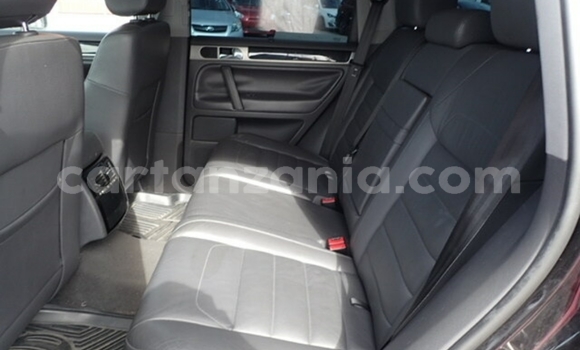 Nunua Imported Volkswagen Touareg Nyeusi Gari ndani ya Dar es Salaam nchini Dar es Salaam Nunua Imported Volkswagen Touareg Nyeusi Gari ndani ya Dar es Salaam nchini Dar es Salaam