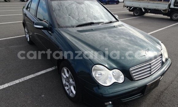 Nunua Imported Mercedes-Benz C180 coupe Kijani Gari ndani ya Dar es Salaam nchini Dar es Salaam Nunua Imported Mercedes-Benz C180 coupe Kijani Gari ndani ya Dar es Salaam nchini Dar es Salaam