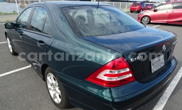 Nunua Imported Mercedes-Benz C180 coupe Kijani Gari ndani ya Dar es Salaam nchini Dar es Salaam Nunua Imported Mercedes-Benz C180 coupe Kijani Gari ndani ya Dar es Salaam nchini Dar es Salaam