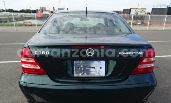 Nunua Imported Mercedes-Benz C180 coupe Kijani Gari ndani ya Dar es Salaam nchini Dar es Salaam Nunua Imported Mercedes-Benz C180 coupe Kijani Gari ndani ya Dar es Salaam nchini Dar es Salaam
